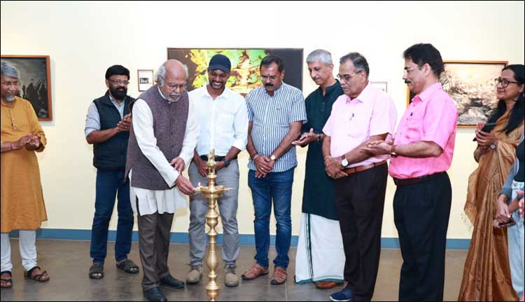 ‘ട്രാൻസിയൻസ്’; രഞ്ജിത്ത് മാധവന്‍റെ ഫൈൻ ആർട്ട് ഫോട്ടോഗ്രാഫുകളുടെ പ്രദർശനം ചിത്രകലാ പരിഷത്തില്‍ ആരംഭിച്ചു