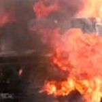 ഓടിക്കൊണ്ടിരുന്ന കാര്‍ കത്തി നശിച്ചു; കാറിലുണ്ടായിരുന്ന മൂന്നു പേര്‍ രക്ഷപ്പെട്ടത് തലനാരിഴയ്ക്ക്