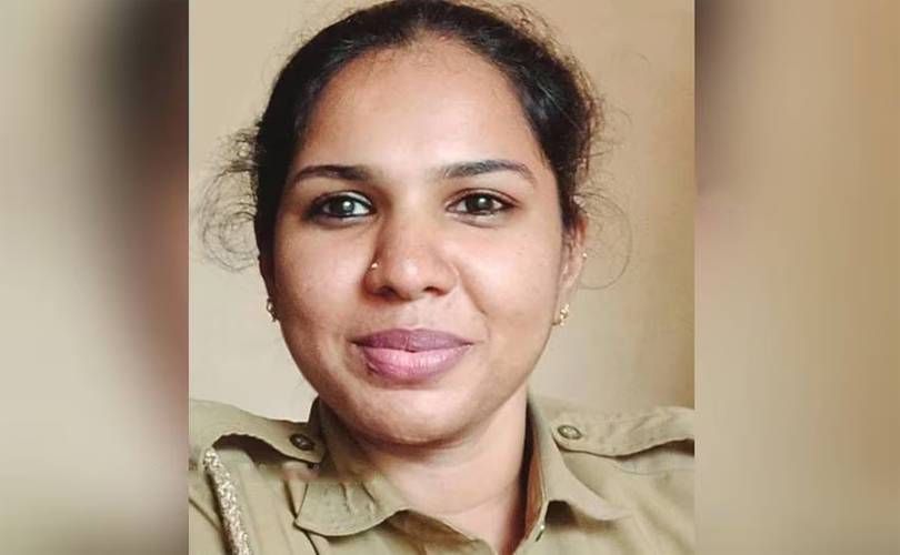 പരാതി അന്വേഷിക്കാന്‍ പോയ വനിതാ എക്‌സൈസ് ഓഫീസര്‍ വാഹനാപകടത്തില്‍ കൊല്ലപ്പെട്ടു