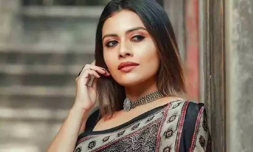 ഫ്ലാറ്റ് തട്ടിപ്പ് കേസ്; നടി ധന്യമേരി വര്‍ഗീസിന്റെ സ്വത്തുക്കള്‍ കണ്ടുകെട്ടി