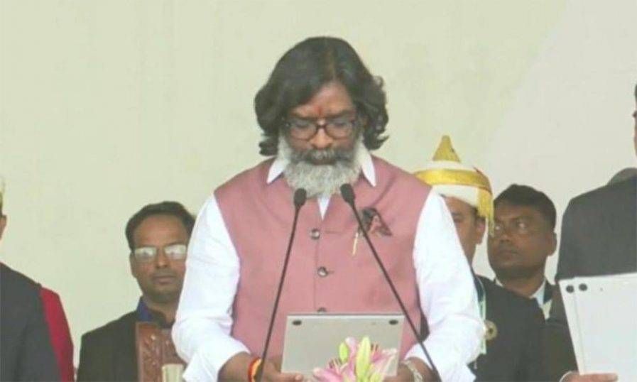 ഹേമന്ത് സോറൻ ഝാര്‍ഖണ്ഡ് മുഖ്യമന്ത്രിയായി അധികാരമേറ്റു
