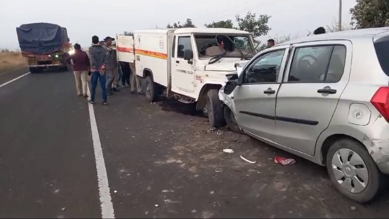 കാറും ട്രക്കും കൂട്ടിയിടിച്ച് നാല് മരണം