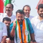 രാഹുല്‍ മാങ്കൂട്ടത്തിലിന്റെ വിജയാഘോഷത്തിനിടെ പി സി വിഷ്ണുനാഥിന് ദേഹാസ്വാസ്ഥ്യം; ആശുപത്രിയില്‍ പ്രവേശിപ്പിച്ചു