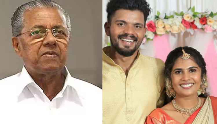 വയനാട് ഉരുള്‍ പൊട്ടല്‍ ദുരന്തത്തില്‍ ഉറ്റവരെ നഷ്ടപ്പെട്ട ശ്രുതിക്ക് സര്‍ക്കാര്‍ ജോലി; റവന്യൂ വകുപ്പിൽ ക്ളർക്കായി നിയമനം
