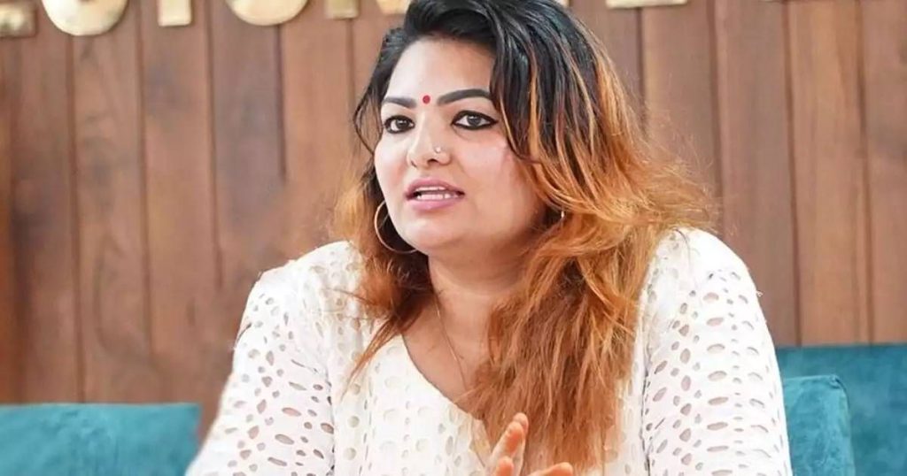 സുരേഷ് കുമാര്‍ കിംഗ് ജോംഗ് ഉന്‍, സിനിമ ചെയ്യാന്‍ അനുവദിച്ചില്ലെങ്കില്‍ യൂട്യൂബില്‍ ഇടും: സാന്ദ്ര തോമസ്