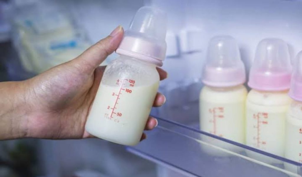 മുലപ്പാൽ വിൽക്കുന്ന സ്വകാര്യ കമ്പനികളുടെ ലൈസൻസ് റദ്ദാക്കാൻ കേന്ദ്രനിർദേശം