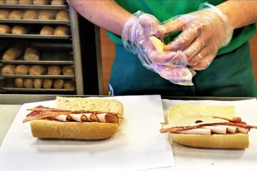 ഭക്ഷണത്തിൽ ചത്ത പ്രാണി; വിമാനത്താവളത്തിലെ സബ് വേ ഔട്ട്‌ലെറ്റ്‌ താൽക്കാലികമായി അടച്ചു