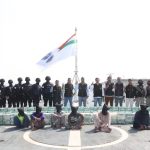 ഗുജറാത്ത് തീരത്ത് ഇറാനിയൻ ബോട്ടിൽ നിന്നും 700 കിലോ മെത്ത് പിടികൂടി; 8 പേർ അറസ്റ്റിൽ