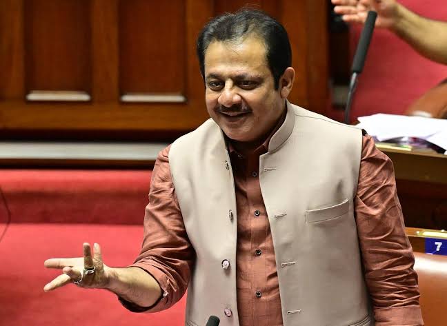 കുമാരസ്വാമിക്കെതിരായ അധിക്ഷേപ പരാമർശം; മന്ത്രി സമീർ അഹ്മദിനെതിരെ അച്ചടക്ക നടപടി