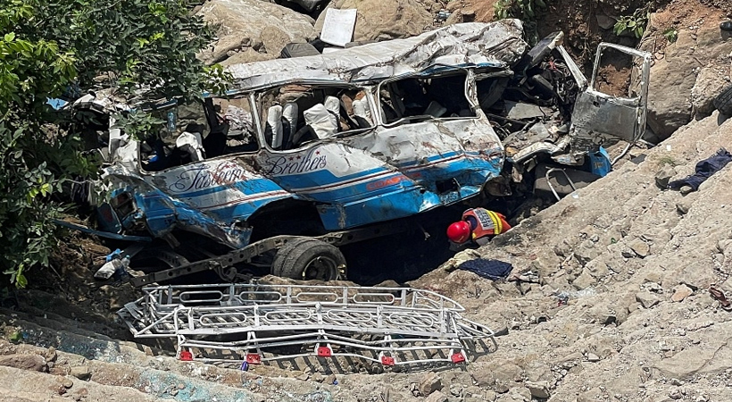 പാകിസ്ഥാനില്‍ വിവാഹ സംഘം സഞ്ചരിച്ച ബസ് നദിയിലേക്ക് മറിഞ്ഞു; 27 പേരിൽ 26 പേർക്കും ദാരുണാന്ത്യം