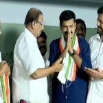 ബിജെപി നേതാവ് സന്ദീപ് വാര്യര് കോണ്ഗ്രസില് ചേര്ന്നു