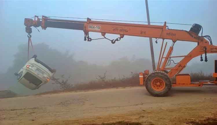 ഗൂ​ഗിൾ മാപ്പ് വീണ്ടും ചതിച്ചു; മാപ്പ് നോക്കി പോയ കാ‌ർ കനാലിൽ വീണു