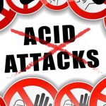 പത്തനംതിട്ടയിൽ ബൈക്കില്‍ സഞ്ചരിച്ച യുവാവിന് നേരെ ആസിഡ് ആക്രമണം