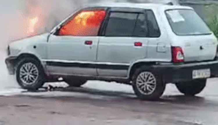 വടകരയില്‍ ഓടിക്കൊണ്ടിരുന്ന കാറിന് തീപിടിച്ചു; ഡ്രൈവര്‍ രക്ഷപ്പെട്ടത് തലനാരിഴക്ക്