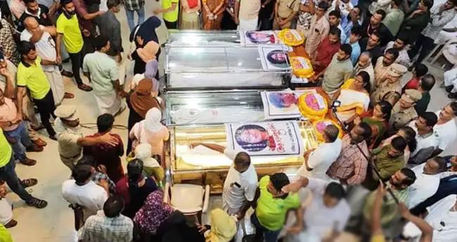 വിടചൊല്ലി നാട്; കൂട്ടുകാരികള്‍ക്ക് ഒരുമിച്ച്‌ അന്ത്യനിദ്ര