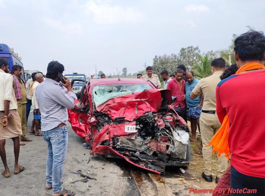 കാറുകൾ കൂട്ടിയിടിച്ച് അപകടം; ഒരു കുടുംബത്തിലെ നാല് പേർ മരിച്ചു