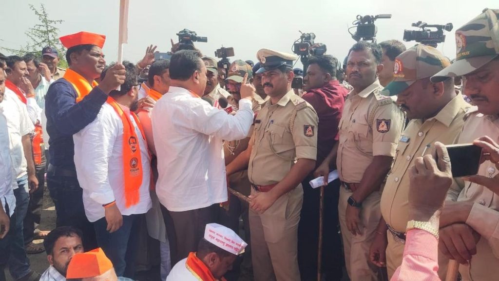 ശീതകാല സമ്മേളനത്തിനെതിരെ പ്രതിഷേധം; മഹാരാഷ്ട്ര ഏകീകരണ സമിതി പ്രവർത്തകർ കസ്റ്റഡിയിൽ