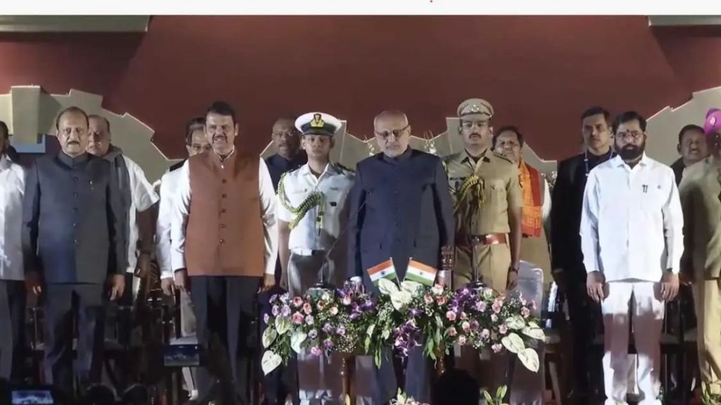 മഹാരാഷ്ട്രയില്‍ മന്ത്രിസഭ വിപുലീകരിച്ച്‌ ഫഡ്‌നവിസ് സര്‍ക്കാര്‍; 39 മന്ത്രിമാര്‍ സത്യപ്രതിജ്ഞ ചെയ്തു