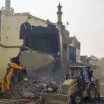 കയ്യേറ്റം ആരോപിച്ച്‌ ഉത്തര്‍പ്രദേശില്‍ 185 വര്‍ഷം പഴക്കമുള്ള പള്ളിയുടെ ഭാഗം പൊളിച്ചുമാറ്റി; വിഡിയോ