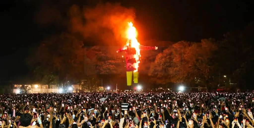 മന്‍മോഹന്‍ സിംഗിന്റെ മരണം; കൊച്ചിയിൽ ഇത്തവണ പാപ്പാഞ്ഞിയെ കത്തിക്കില്ല