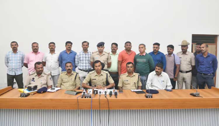 മുക്കുപണ്ടം പണയംവെച്ച് വായ്പത്തട്ടിപ്പ്; മലയാളികളടക്കം 12 പേർ അറസ്റ്റിൽ