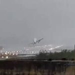 നിലം തൊട്ട വിമാനം വീണ്ടും പറന്നു; ചുഴലിക്കാറ്റിനിടെ സാഹസിക ലാന്‍ഡിങിന് ശ്രമം (വീഡിയോ)