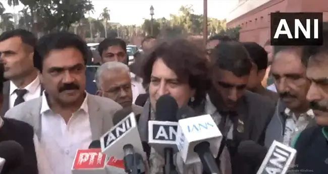 വയനാടിന് പ്രത്യേക പാക്കേജ് വേണം; എംപിമാര്‍ പ്രിയങ്കയുടെ നേതൃത്വത്തില്‍ അമിത് ഷായെ കണ്ടു