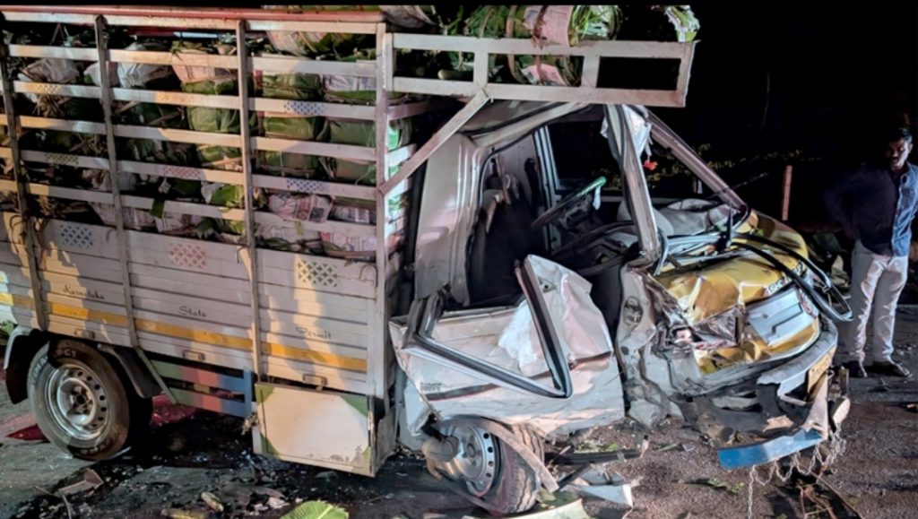 പിക്കപ്പ് ട്രക്കും കാറും കൂട്ടിയിടിച്ച് അപകടം; ഒരാൾക്ക് ഗുരുതര പരുക്ക്