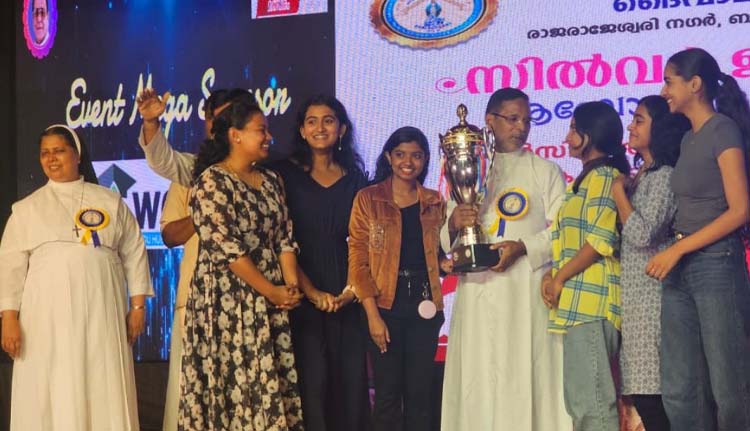 ദേശീയതല മാർഗംകളി മത്സരം; ബാബുസാഹിബ് പാളയ സെയിന്റ് ജോസഫ് ചർച്ച് വിജയികൾ