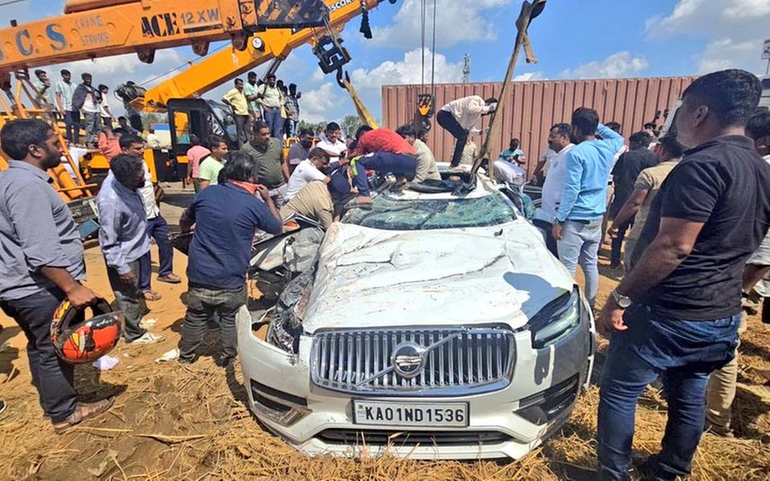 ബെംഗളൂരുവിലെ റോഡപകടത്തിൽ ആറ് പേർ മരിച്ച സംഭവം; ആഡംബര കാർ വാങ്ങിയത് ഒന്നര മാസം മുമ്പ്; അപകടത്തിന്റെ ദൃശ്യങ്ങൾ പുറത്ത്