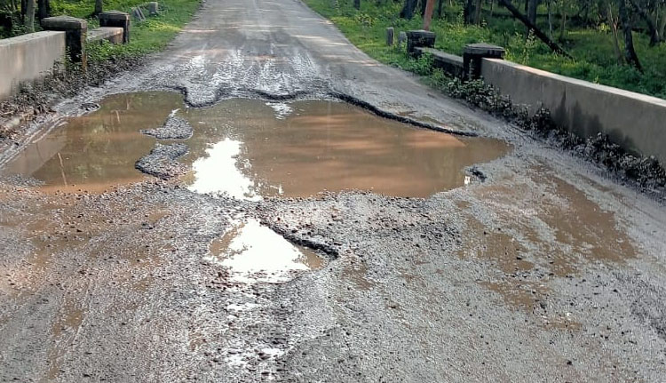 മൈസൂരു -ബാവലി റോഡ് ശോചനീയാവസ്ഥ പരിഹരിക്കണം; എംഎംഎ നിവേദനം നല്‍കി