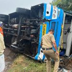 പാലക്കാട് വീണ്ടും വാഹനാപകടം; ബസ് മറിഞ്ഞ് യാത്രക്കാര്‍ക്ക് പരുക്ക്