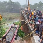 സ്വകാര്യ ബസ് കനാലിലേക്ക് മറിഞ്ഞ് എട്ട് പേർക്ക് ദാരുണാന്ത്യം