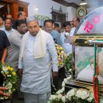 എസ്. എം. കൃഷ്ണയ്ക്ക് അന്ത്യാഞ്ജലി അർപ്പിച്ച് സിദ്ധരാമയ്യയും, കുമാരസ്വാമിയും