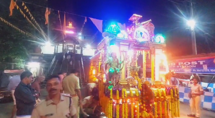 ശബരിമല മണ്ഡല പൂജ; തങ്ക അങ്കി രഥഘോഷയാത്ര ആരംഭിച്ചു, 25ന് വൈകിട്ട് സന്നിധാനത്തെത്തും