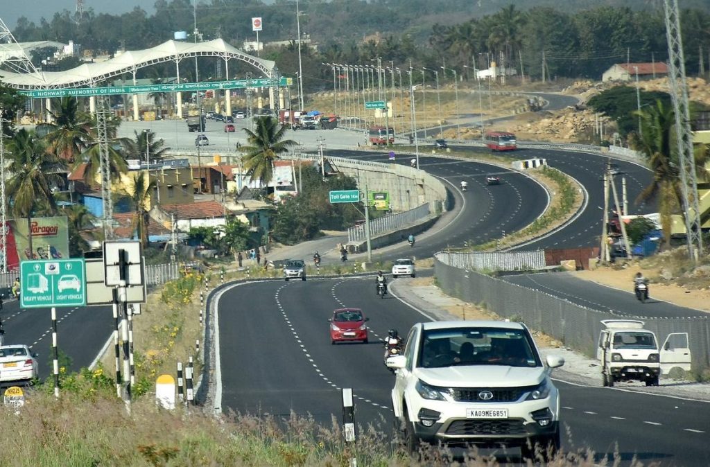 ബെംഗളൂരു – മൈസൂരു എക്സ്പ്രസ് വേയിൽ ബസ് ഷെൽട്ടറുകൾ സ്ഥാപിക്കാൻ അനുമതി