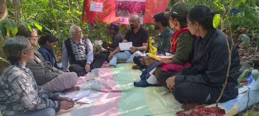 സംസ്ഥാനത്ത് മലയാളി വനിത ഉൾപ്പെടെ 6 നക്സലുകൾ കീഴടങ്ങി