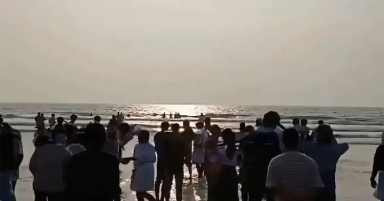 കടലില്‍ കുളിക്കാനിറങ്ങിയ 4 പേര്‍ തിരയില്‍പ്പെട്ട് മരിച്ചു