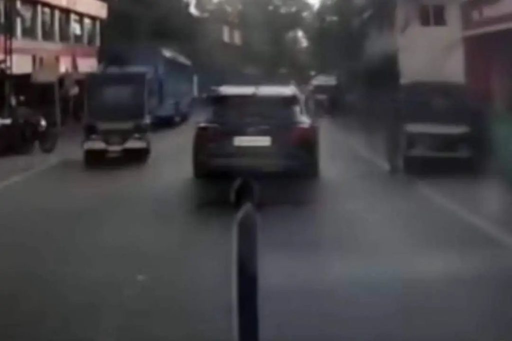 കണ്ണൂരില്‍ രോഗിയുമായി പോയ ആംബുലൻസിന്റെ വഴിത്തടഞ്ഞ് കാര്‍; രോഗി മരിച്ചു