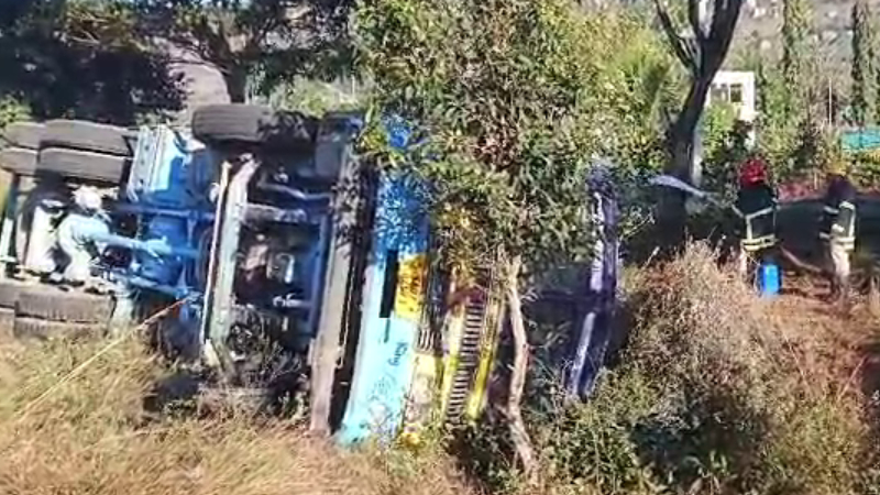 നിയന്ത്രണം വിട്ട ഡീസൽ ടാങ്കർ മറിഞ്ഞു; ഒഴിവായത് വൻ ദുരന്തം