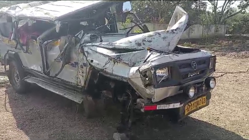 നിയന്ത്രണം വിട്ട വാഹനം മറിഞ്ഞ് നാല് മരണം; പത്ത് പേർക്ക് പരുക്ക്