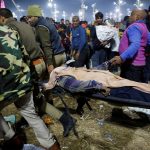 മഹാകുംഭമേളക്കിടെ തിക്കിലും തിരക്കിലുംപെട്ട് 15 പേര് മരിച്ചതായി റിപ്പോര്ട്ടുകള്; നിരവധി പേർക്ക് പരുക്ക്