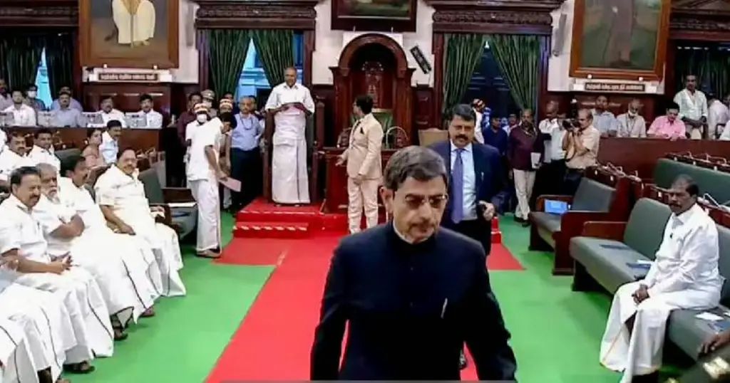 നിയമസഭയില്‍ ദേശീയഗാനം ആലപിച്ചില്ല; ഗവര്‍ണര്‍ ഇറങ്ങിപ്പോയി