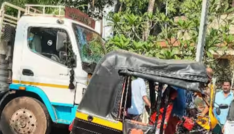 കണ്ണൂർ പാപ്പിനിശ്ശേരിയില് ഓട്ടോയും ലോറിയും കൂട്ടിയിടിച്ചു; രണ്ടുപേര് മരിച്ചു, നാലുപേര്ക്ക് പരുക്കേറ്റു