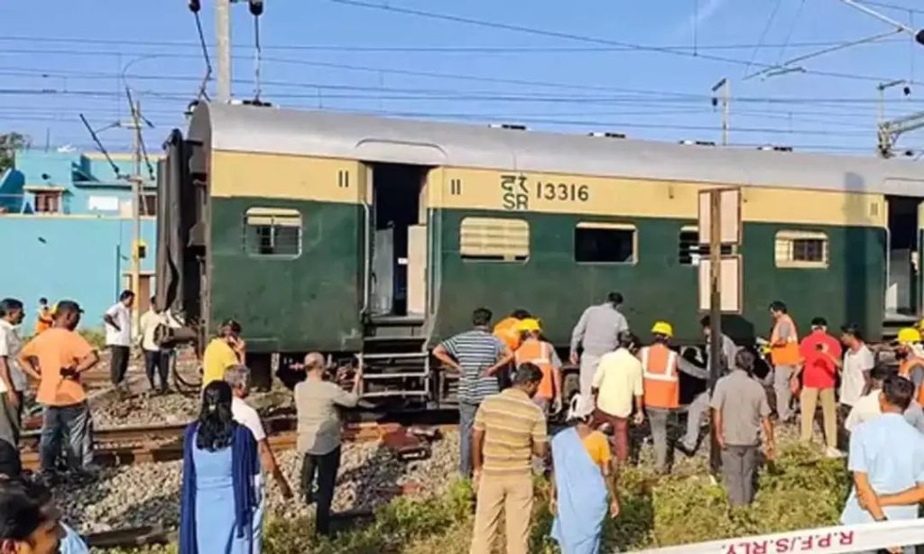 തമിഴ്‌നാട്ടില്‍ പാസഞ്ചര്‍ ട്രെയിനിൻ്റെ പാളം തെറ്റി; ദുരന്തം ഒഴിവായത് തലനാരിഴക്ക്