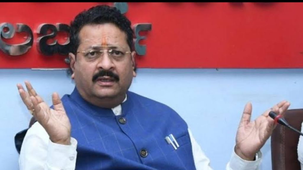 ഗാന്ധി വധം ആസൂത്രണം ചെയ്തത് നെഹ്റുവെന്ന് സംശയം; വിവാദ പരാമർശവുമായി ബിജെപി നേതാവ്