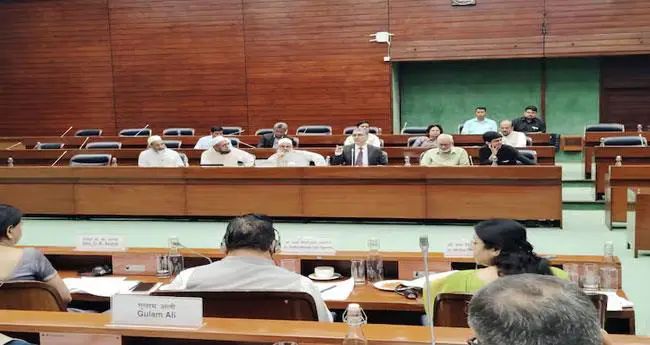 വഖഫ് ബില്ലിന് ജെപിസിയുടെ അംഗീകാരം; പ്രതിപക്ഷ ഭേദഗതി നിര്‍ദേശങ്ങള്‍ വോട്ടിനിട്ട് തള്ളി