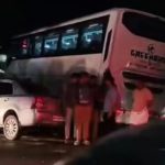 കൊല്ലത്ത് ശബരിമല തീർത്ഥാടകർ സഞ്ചരിച്ച കാറും ടൂറിസ്റ്റ് ബസും കൂട്ടിയിടിച്ച് രണ്ടു പേർ മരിച്ചു; മൂന്ന് പേർക്ക് ​ഗുരുതര പരുക്ക്