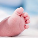 വയറു വേദനയെ തുടര്‍ന്ന് ആശുപത്രിയില്‍ പ്രവേശിപ്പിച്ച ഒമ്പതാം ക്ലാസുകാരി പ്രസവിച്ചു