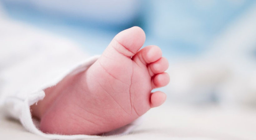 വയറു വേദനയെ തുടര്‍ന്ന് ആശുപത്രിയില്‍ പ്രവേശിപ്പിച്ച ഒമ്പതാം ക്ലാസുകാരി പ്രസവിച്ചു